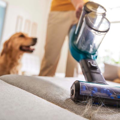 Voor dierenharen raden we een steelstofzuiger met extra zuigkracht en turbo-modus aan